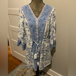 Aveology Blue and White Floral Print Fit and Flare Long Kimono Style Blouse